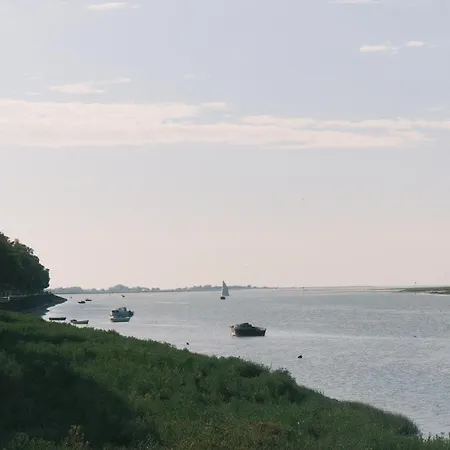 Maison Maa, Maison De Gardien, A 10 Min A Pieds De St Valery Sur Somme Le Long Du Canal Feriehus *